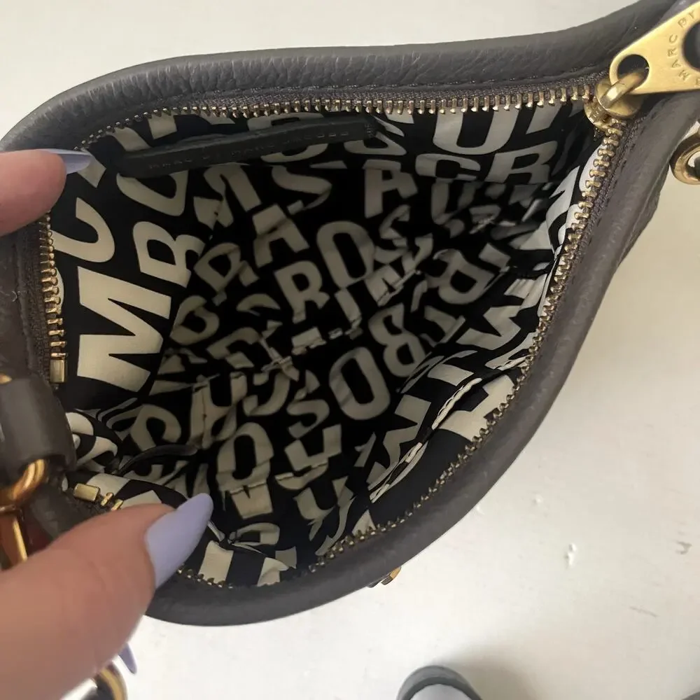 Marc by Marc Jacobs Classic Q Percy Cross Body Handbag Purse Faded Aluminum Gray